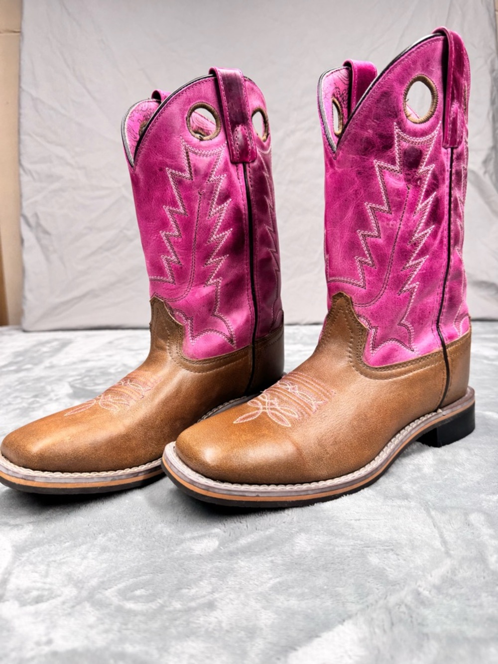 Smoky Mountain Pink and Tan Boots - Picture 2 of 12